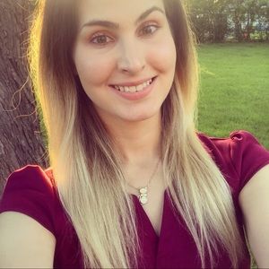 Meet your Posher, Alicia